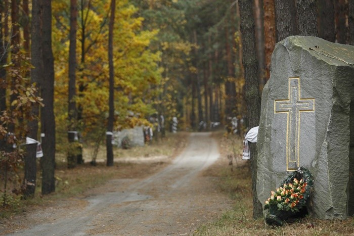 Eksumacje zwłok oficerów w Bykowni