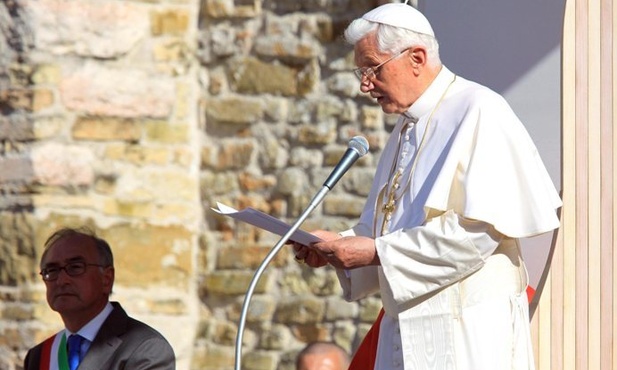 Benedykt XVI o Biblii