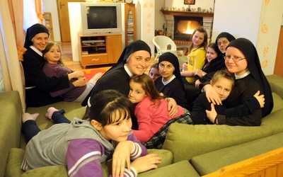 Załóż rodzinny dom dziecka w Warszawie