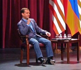 Miedwiediew zdystansował się od koalicji Putina