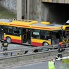 Autobus zjechał z nasypu, 30 osób rannych