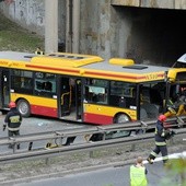 Autobus zjechał z nasypu, 30 osób rannych