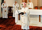 Papież Benedykt XVI odsunął liberalnego biskupa W. Morrisa od kierowania jedną z australijskich diecezji