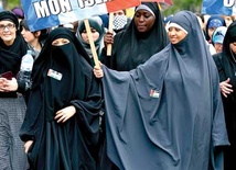 Demonstracja muzułmanek w nikabach 
