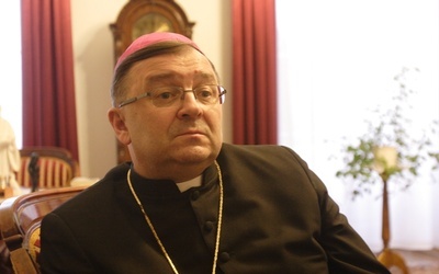 Prezydium Episkopatu w obronie abp. Życińskiego