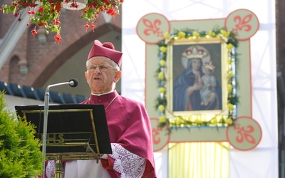 Abp Damian Zimoń w Piekarach Śląskich