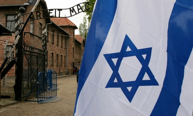 Gross zagraża pamięci o Holokauście