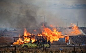 Sudan: Sto ofiar, tysiące uchodźców 