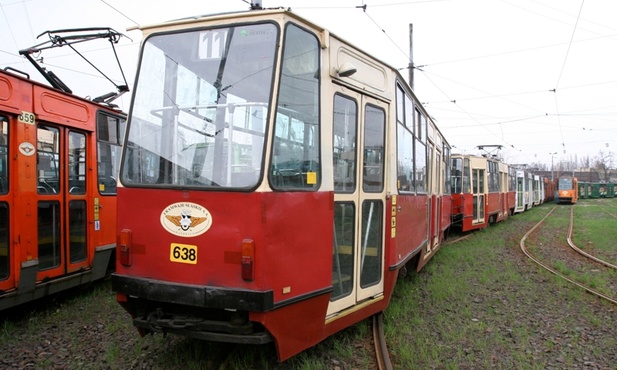 Mundurowi śledzą tramwaje