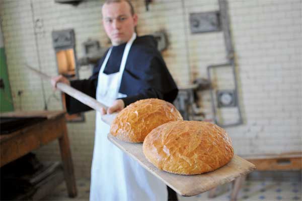 Zakonny chleb, pieczony za klauzurą metodami tradycyjnymi: pycha!