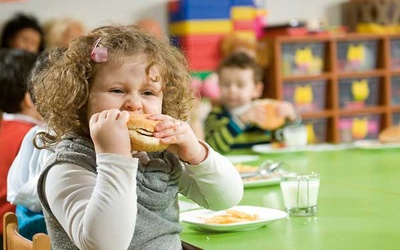 Źle odżywiane polskie dzieci tyją już w szybszym tempie niż amerykańskie