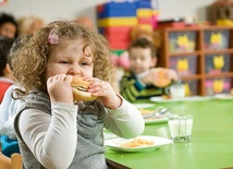 Źle odżywiane polskie dzieci tyją już w szybszym tempie niż amerykańskie