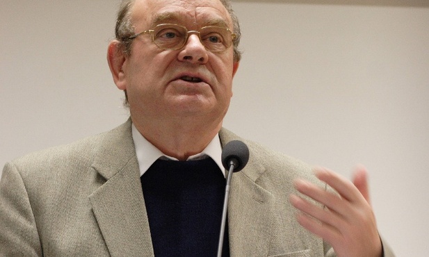 Ks. prof. Mariański: To nie zanik religii, ale zmiana funkcji