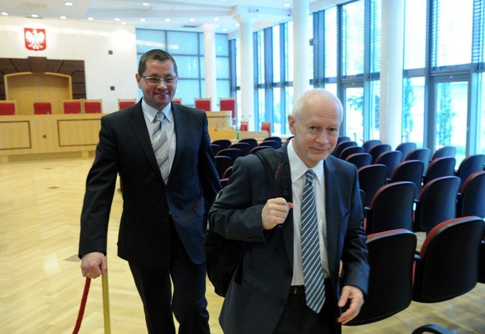 Urzędnicy zachowają stanowiska