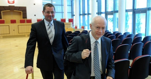 Urzędnicy zachowają stanowiska