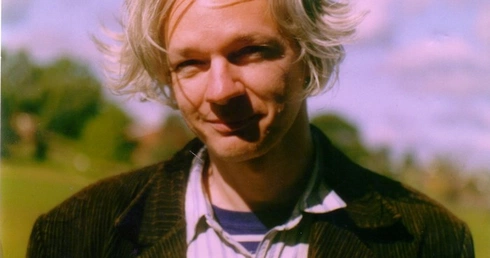 Postaw obiad Assange'owi