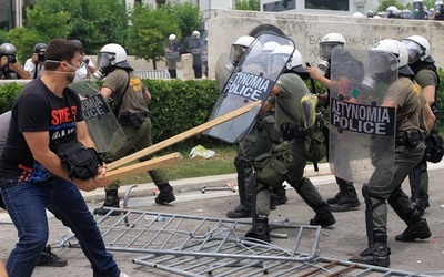 Grecja: Starcia przed parlamentem 