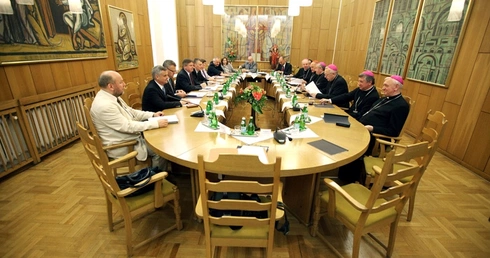 Rządu z episkopatem rozmowy