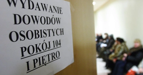 Senat przyjął "chipowane" dowody osobiste