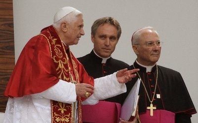 Abp Gänswein: Benedykt XVI pełen życia mimo tęsknoty za niebem