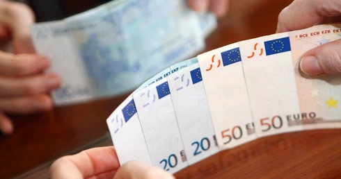 Greku, na pomoc trzeba zasłużyć