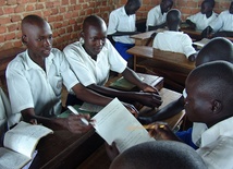 Uganda: edukacja katolicka powstrzyma islamizację