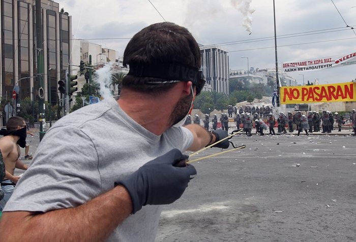 Grecja: Demonstranci atakują