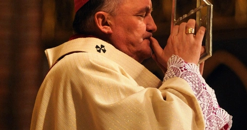 Misją Kościoła - trwanie przy papieżu