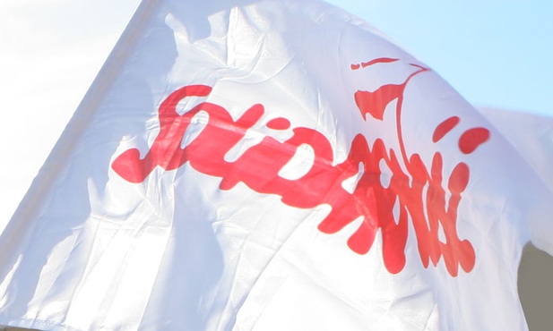 Porozumienie rządu i "Solidarności" dot. m.in. emerytur, dofinansowań, wynagrodzeń oraz związków