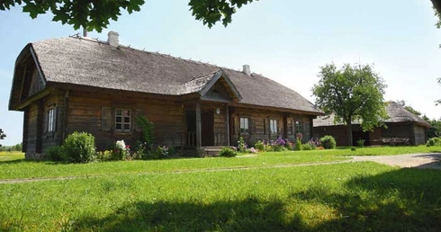 Pszczoły zostają  w domu