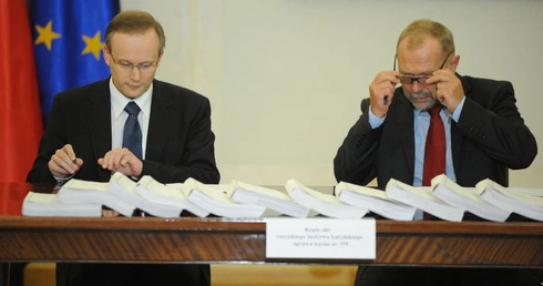 IPN otrzymał 11 tomów akt katyńskich