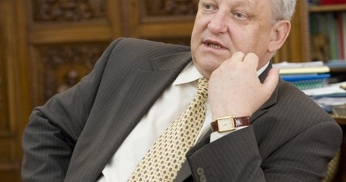 Piecha: Głosowanie nad in vitro to gra wyborcza