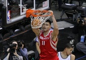 Yao Ming zzuje trampki