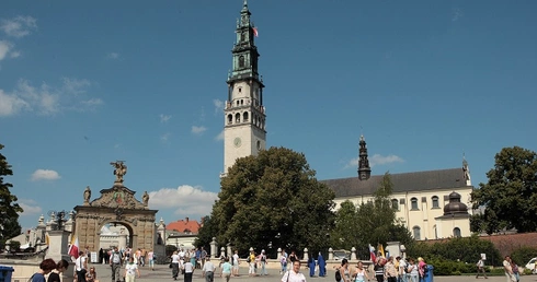 "Nie brać udziału w życiu politycznym, to znaczy nie żyć"