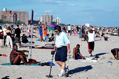 Plażowi poszukiwacze skarbów