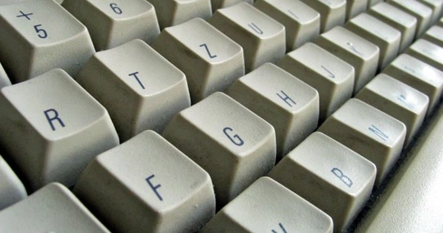 Sikorski ws. wypowiedzi nawołujących do nienawiści