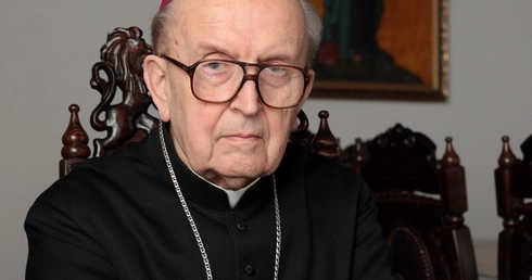 Biskup Edward Materski
