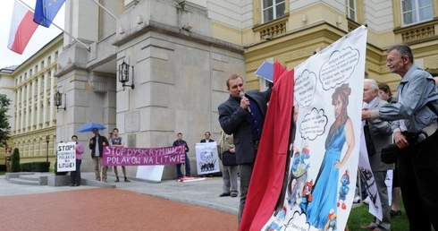 "Stop dyskryminacji Polaków na Litwie"