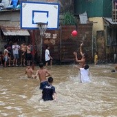 Koszykówka czy waterpolo?