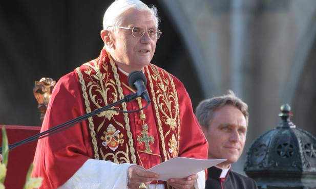 Papież o poprzedniku i spotkaniu w Asyżu