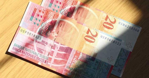 Wysoka wartość szwajcarskiego franka nie cieszy dzisiaj w Europie prawie nikogo