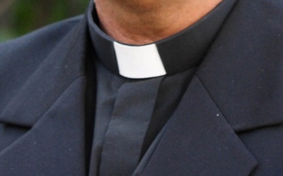 Ksiądz usunięty za kapłaństwo kobiet