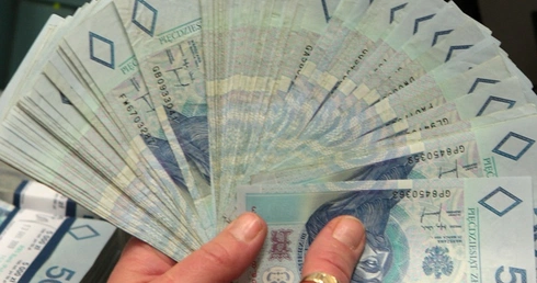 Banki obniżają marże kredytów