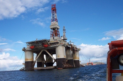 M. Północne: Walka z wyciekiem ropy