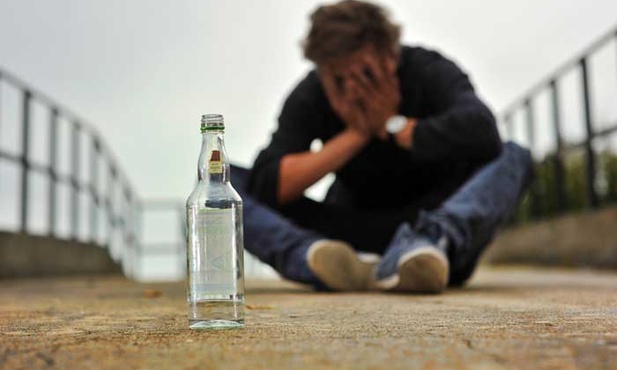 Alkohol niszczy życie nie tylko pijących, ale też ich rodzin