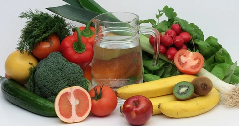 Szkoła częstuje owocami