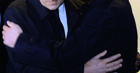 10 kwietnia 2010 r., D. Tusk i W. Putin na miejscu katastrofy.