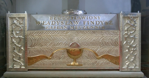 Grób bł. Władysława Findysza w Nowym Żmigrodzie
