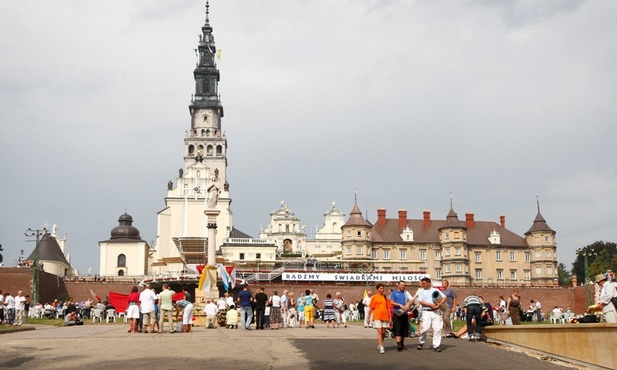 Spadł z wieży Jasnej Góry