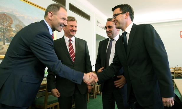 Będą debatować, ale bez PiS